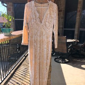 Brides 👰🏻 Long sleeve lace wedding dress 💕